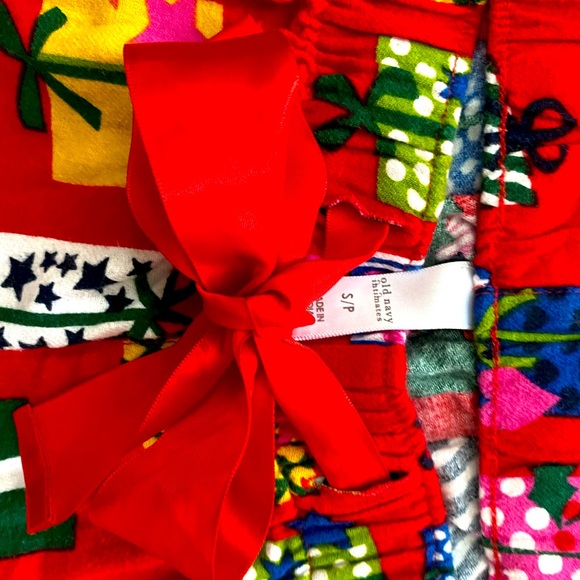 Women’s Old Navy Christmas PJ’s -Size Sm - Picture 2 of 3